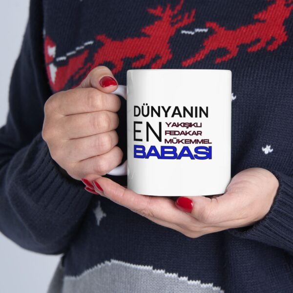 Dünyanın En Yakışıklı babası yazılı Babalar günü - Doğum Günü Hediyesi - Hediye Porselen Kupa Bardak - Görsel 2