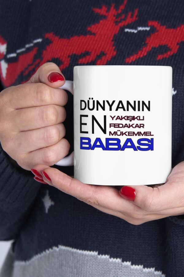 Dünyanın En Yakışıklı babası yazılı Babalar günü – Doğum Günü Hediyesi – Hediye Porselen Kupa Bardak