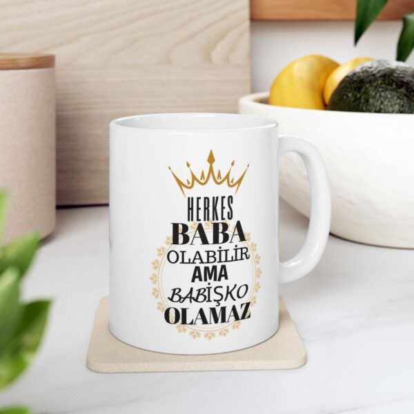 Herkes Baba olabilir ama Babişko olamaz- Doğum Günü Hediyesi - Hediye Porselen Kupa Bardak